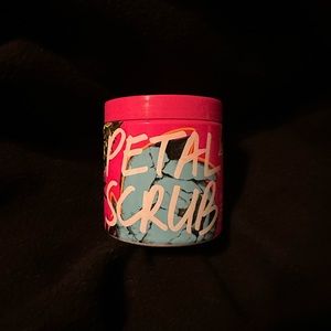 Victoria’s Secret bathroom scrub